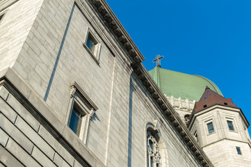 Fototapeta na wymiar Saint Joseph's Oratory of Mount Royal located in Montreal is Canada's largest church