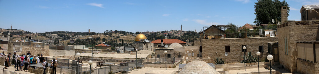 Fototapeta premium Jerusalem, Israel - May 16, 2018: Panoramic view of Jerusalem with the Sanctuary of the Muslims, the Dome of the Rock.
