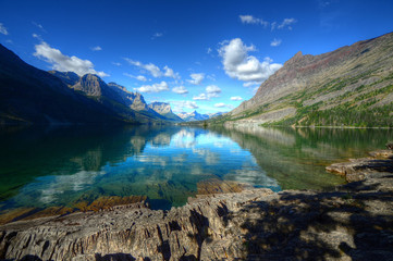Fototapeta na wymiar St Marys Lake Glacier National Park, Mt