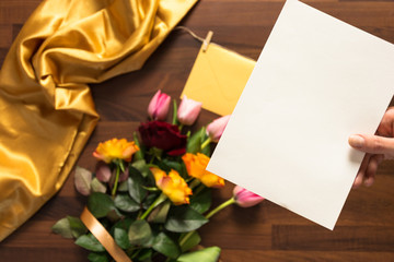 Obraz premium blank card on flower's bouquet background