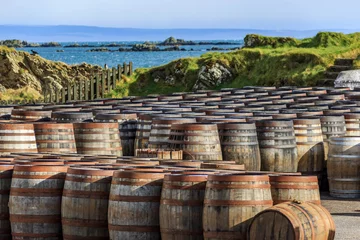 Fotobehang Schotse whiskyvaten op het eiland Islay © Rebecca_RCP
