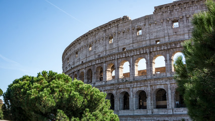 Obraz premium Outside walls of the Colosseum in Rome, Italy