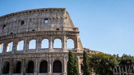 Obraz premium Outside walls of the Colosseum in Rome, Italy