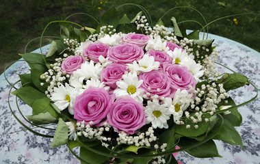 beaubeautiful bouquet of roses and chrysanthemums, a colorful bouquet of different fresh flowers