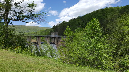 Fototapeta na wymiar Dam in Mountains