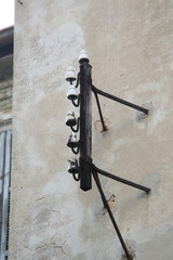 antica linea elettrica citt&agrave;, isolante ceramica