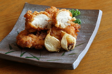 ザンギとにんにく素揚げ