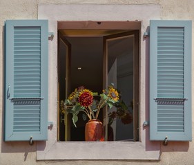 Fenêtre à FerneyVoltaire, Ain, France