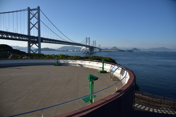 日本の与島から見た瀬戸大橋
