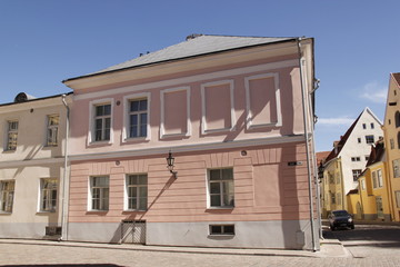 Fototapeta na wymiar Maison de la ville basse à Tallinn, Estonie