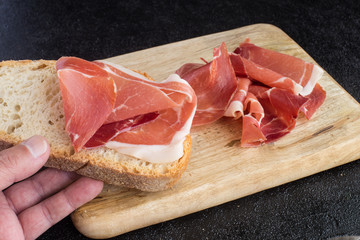 ham with bread