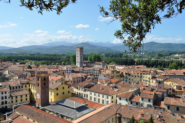 Fototapeta na wymiar Italian streets and architecture, view from hill