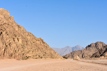 Fototapeta na wymiar desert moundesert mountains egypt tains egypt