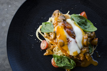 lunch spagetthi with tomato sause 