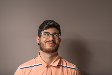 Obraz premium cara aguantando la risa