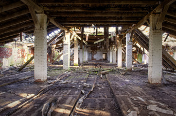 Fototapeta na wymiar abandoned old buildings