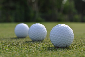 3 Golfbälle