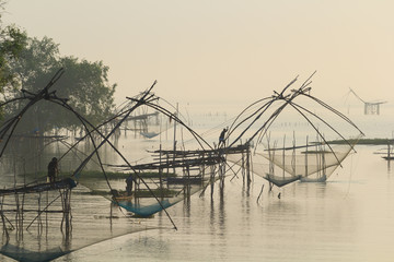 Lift nets to catch fish