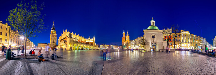 Fototapeta na wymiar Old town market square of Krakow, Poland 