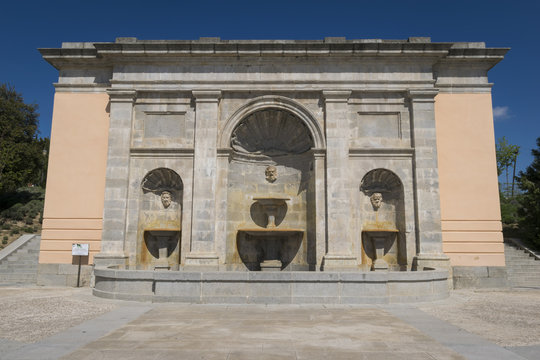 Fuente de Ventura Rodríguez o de Los tres caños (Boadilla del Monte, Madrid)