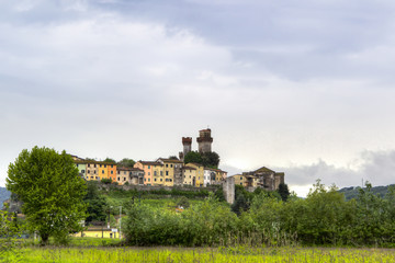 Fototapeta na wymiar View of the Italian Fortress Castello di Nozzano