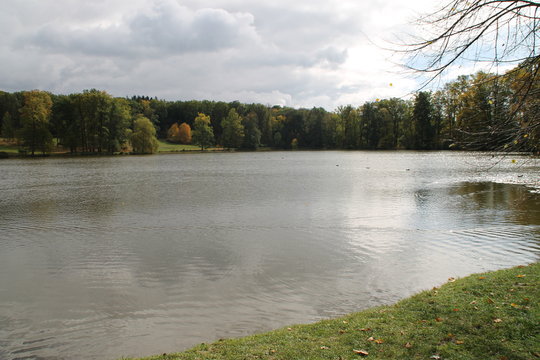 Herbstlicher See