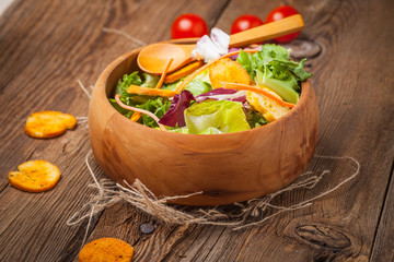 Mixed salad with croutons.