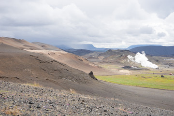 Landschaft bei beim Mývatn Nature Bath / Kieselgurwerk in Nord-Island