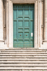 old vintage wooden door in Rome, Italien