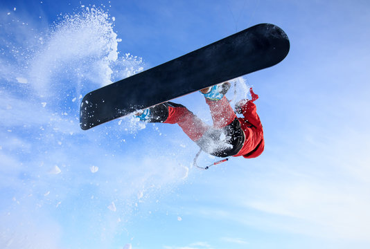 Weekend activities - snowkiting! Extreme and fun! A trip to the Russian North to kite in show white tundra is a great trip adventure! Freestyle rotation high move trick with board snow powder action