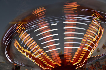 Obraz premium Fahrgeschäft auf einem Volksfest 