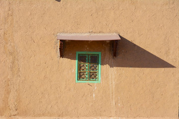 土壁の家の窓