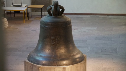 Glocke.