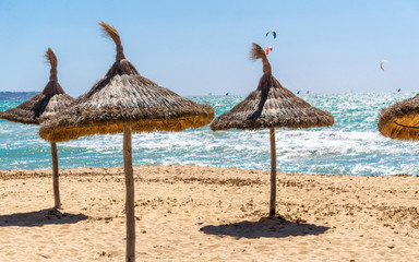 Strand ohne Menschen - Playa de Palma, Mallorca.