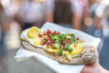 Kartoffelfleck mit Speck und Zwiebeln