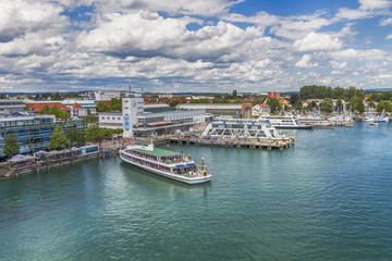 Fototapeta na wymiar Hafen von Friedrichshafen am Bodensee von oben gesehen 1