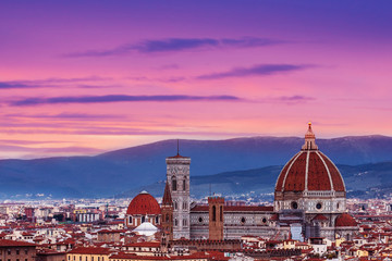 Fototapeta na wymiar Beautiful Florence sunset city skyline with Florence Duomo Panorama. Amazing sky over city