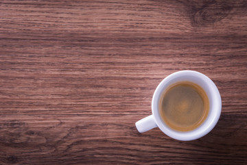 Kaffee auf Holztisch 1