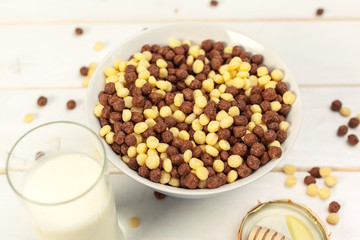 healthy breakfast with flakes