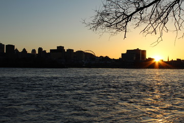 Fototapeta premium Coucher de soleil sur Montréal