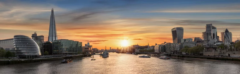 Papier Peint photo Lavable Londres Blick auf die Skyline von London, Großbritannien,  bei Sonnenuntergang