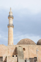 Fototapeta na wymiar Minarett der Neratze Moschee in Rethymnon, Kreta