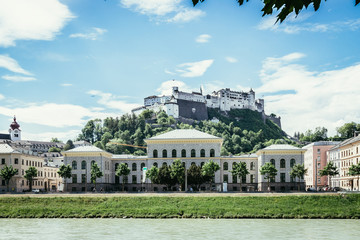 Universität Salzburg (Gesellschaftswissenschaftliche Fakultät,Geswi), Festung Hohensalzburg im...