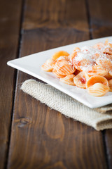 Orecchiette, pasta fatta a mano