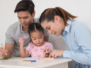 parent teach kid to draw