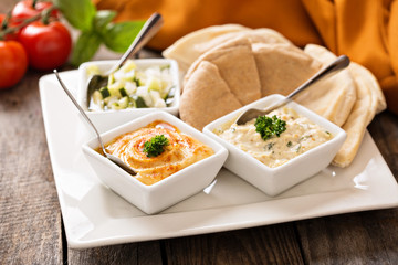 Hummus and pita plate