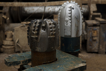 oil drilling equipment for workover. Used oil drilling bit head