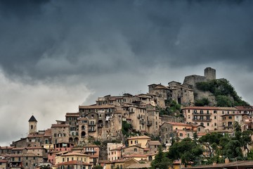 Fototapeta na wymiar Veduta di Olevano Romano - Roma - Lazio - Italia