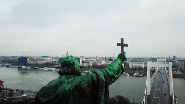 Budapest statue gellert aeria