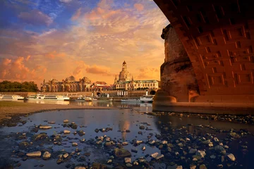 Skyline von Dresden und Elbe in Sachsen Deutschland © lunamarina